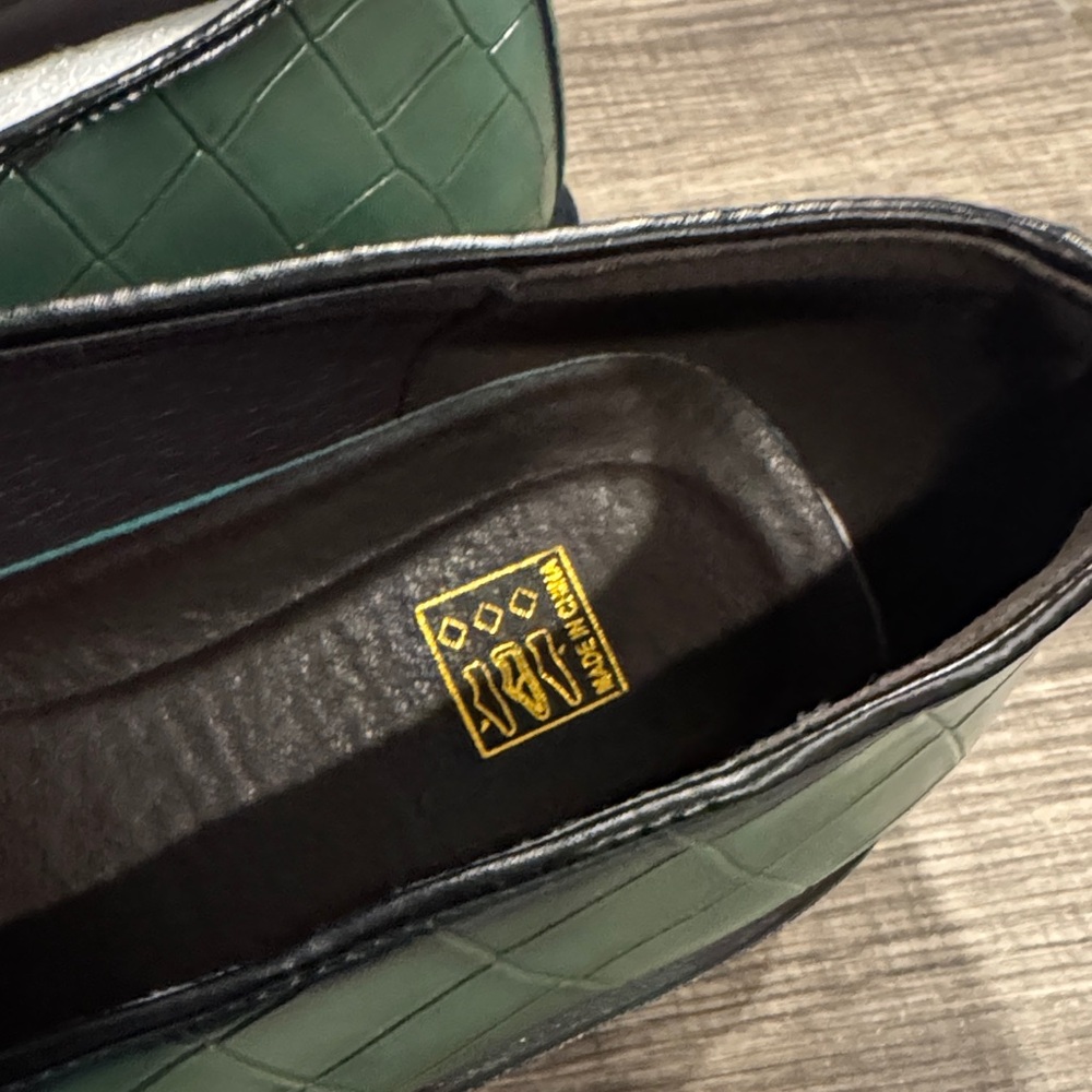 Men's Green Croc-Embossed Faux Leather Loafers - Picture 5 of 8
